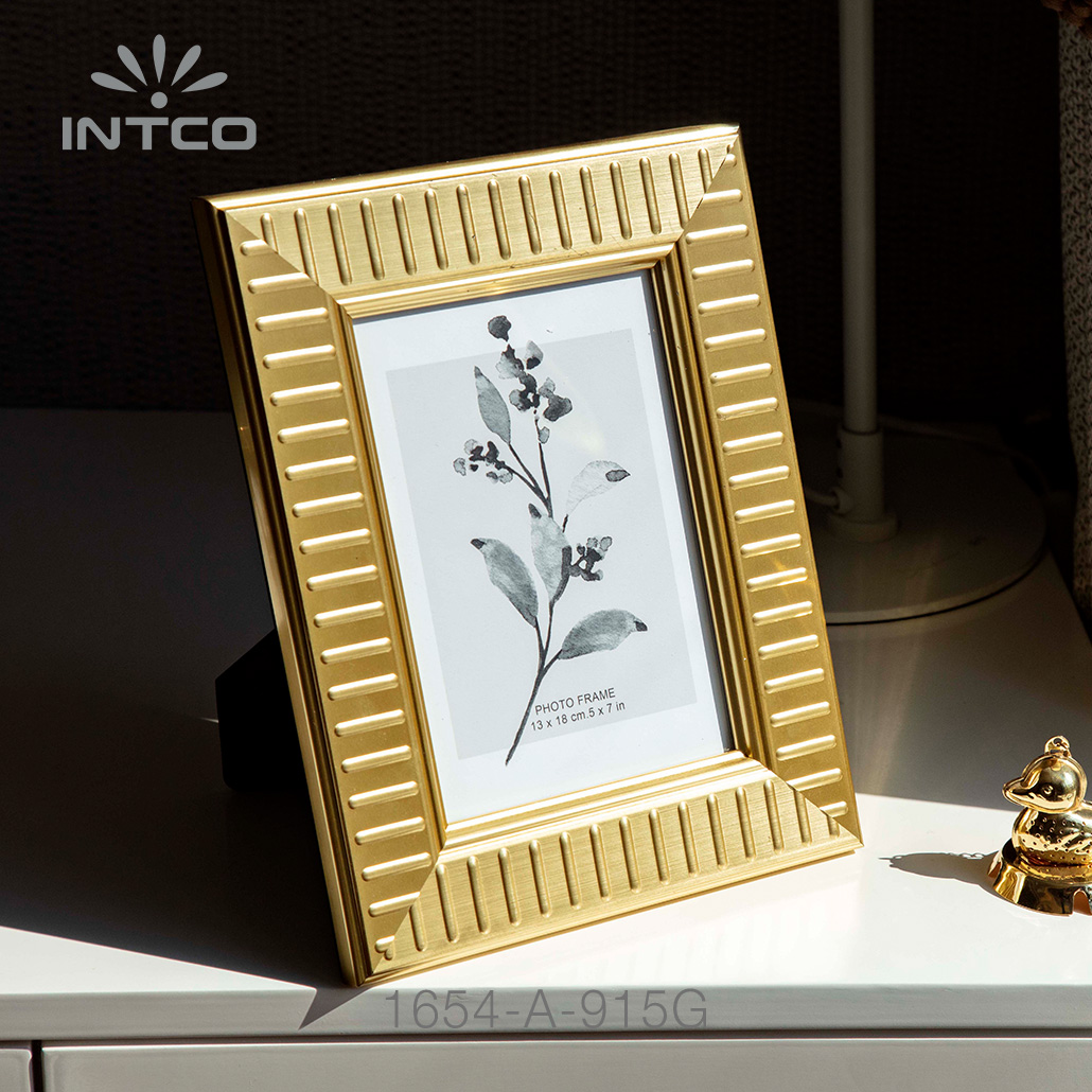 gold decorative photo frame ideas