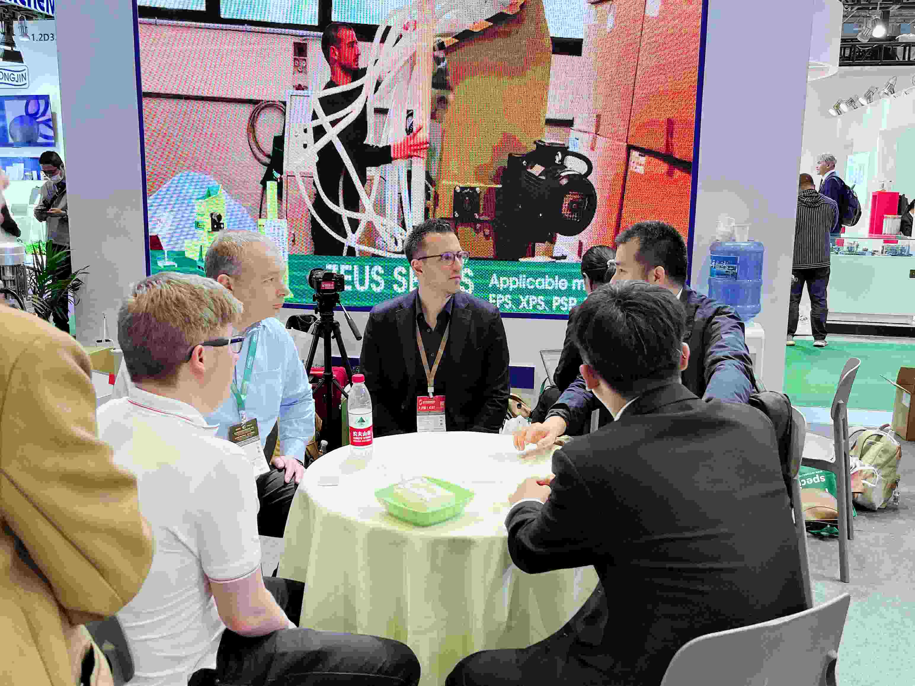 Yingke appeared at the Chinaplas 2024 exhibition, and the booth continued to be popular